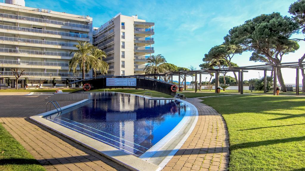 Beachfront Apartment With Pool And Garden S Abanell Blanes Zewnętrze zdjęcie