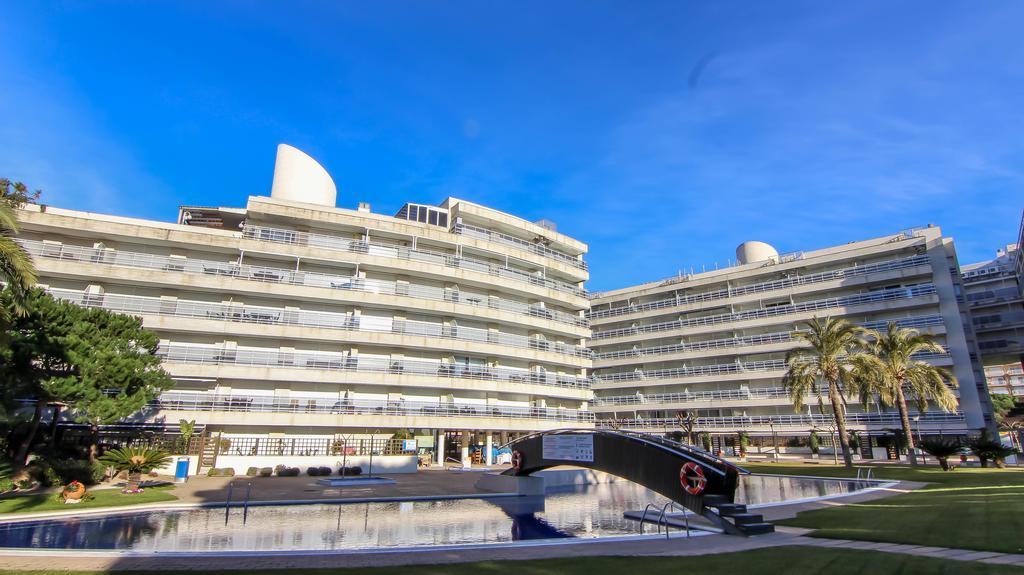 Beachfront Apartment With Pool And Garden S Abanell Blanes Zewnętrze zdjęcie