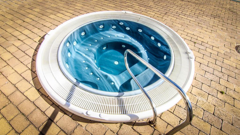 Beachfront Apartment With Pool And Garden S Abanell Blanes Zewnętrze zdjęcie